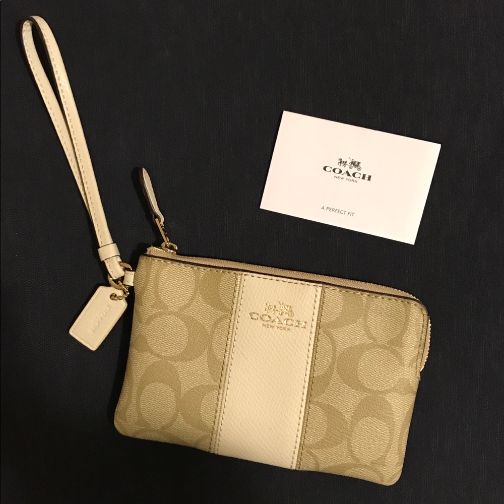 Coach 6 x 4, Cream Wristlet/ Pouch